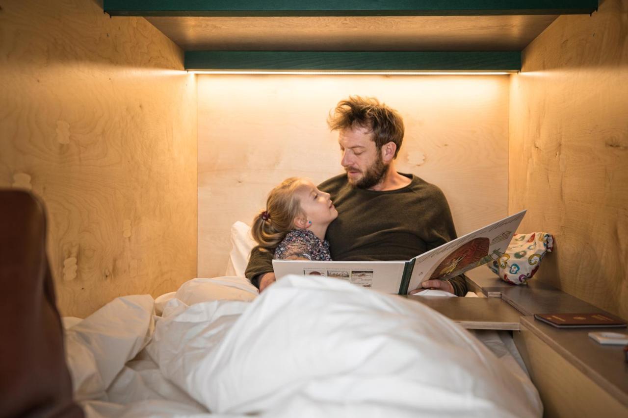 Green Marmot Capsule Hotel Zuerich מראה חיצוני תמונה